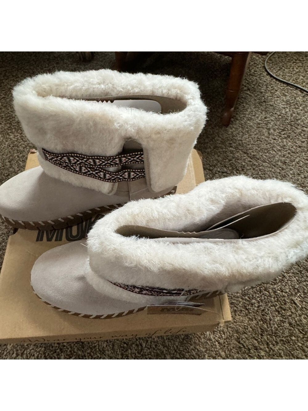 NEW Muk Luks Women’s Genuine Suede Footwear - Size 8 - Picture 5 of 10